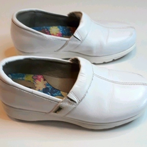 Grey's Anatomy Sz 7 Womens White Soft Walk Nursing Clogs - Picture 4 of 9